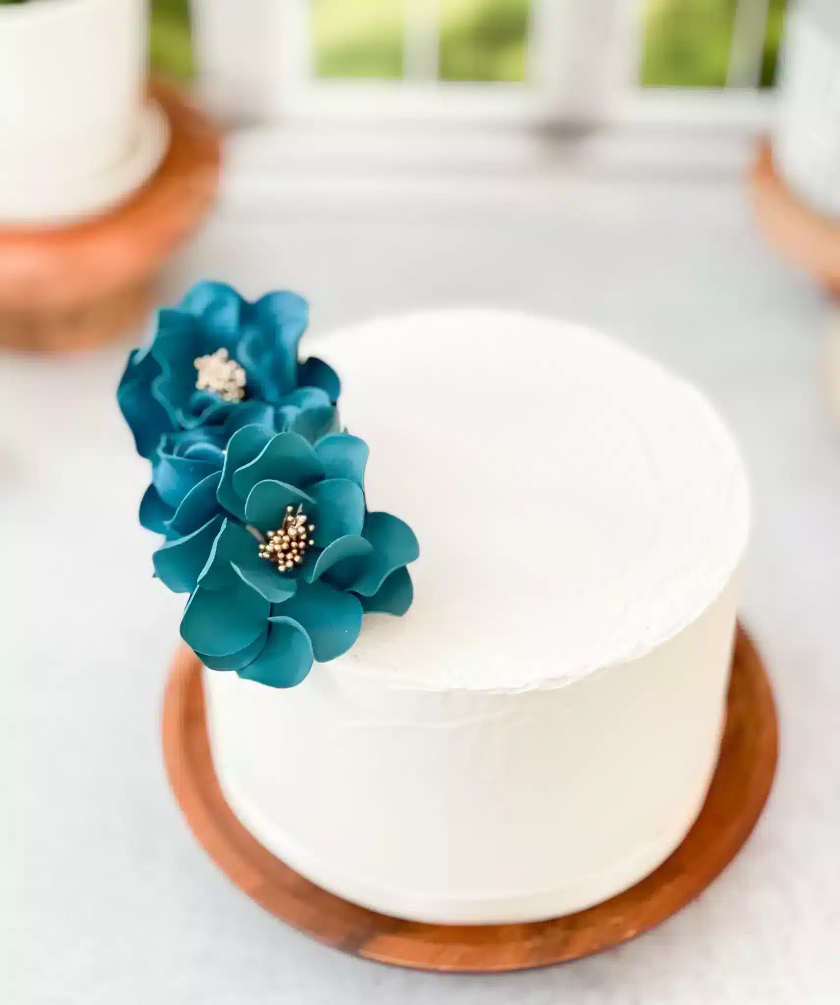 Blue Rose Bouquet Sugar Flowers Edible Cake Decorations 
