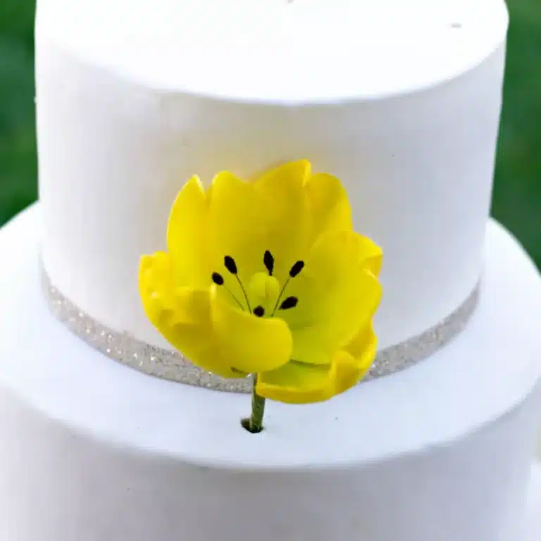Daffodil Sugar Flowers by Kelsie Cakes