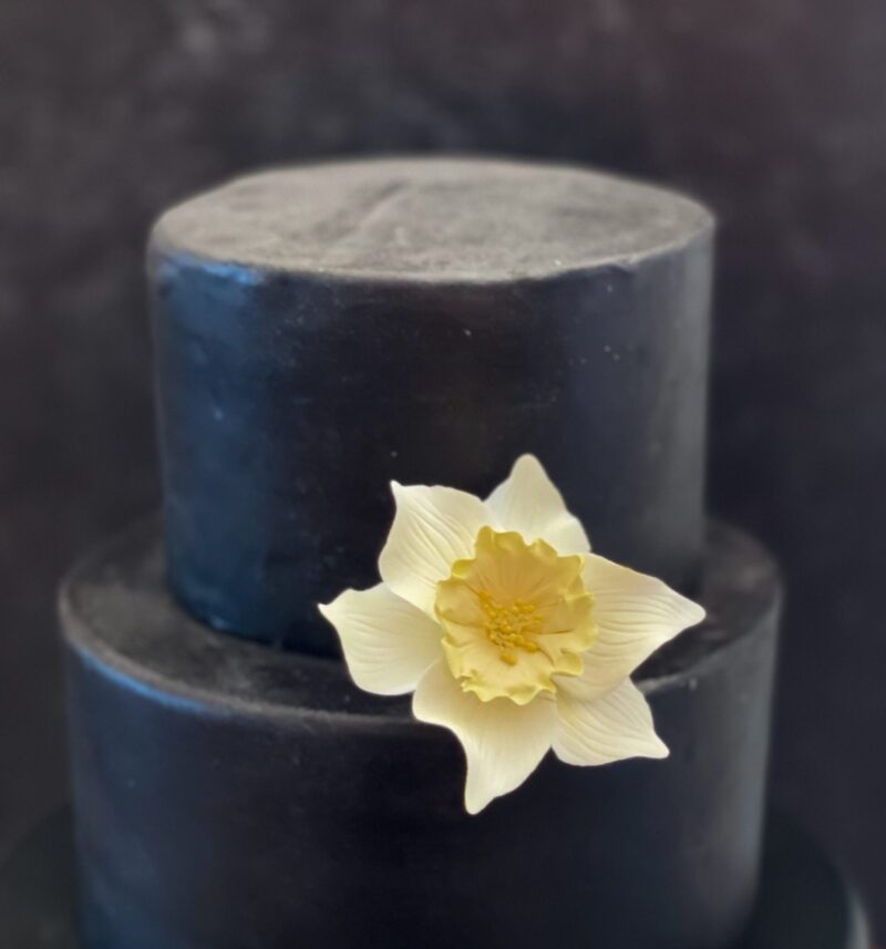 Daffodil Sugar Flowers by Kelsie Cakes