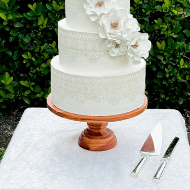 The Ultimate Guide to Wedding Cake Planning for Beginners Sugar Flowers by Kelsie Cakes